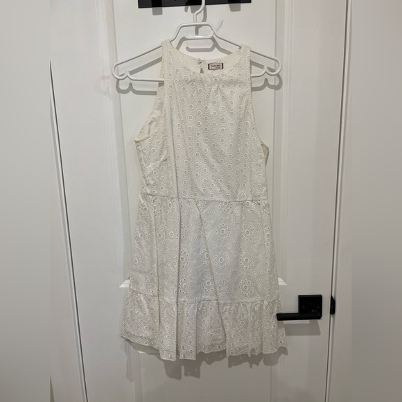 Aritzia white eyelet mini dress size S - Picture 4 of 4